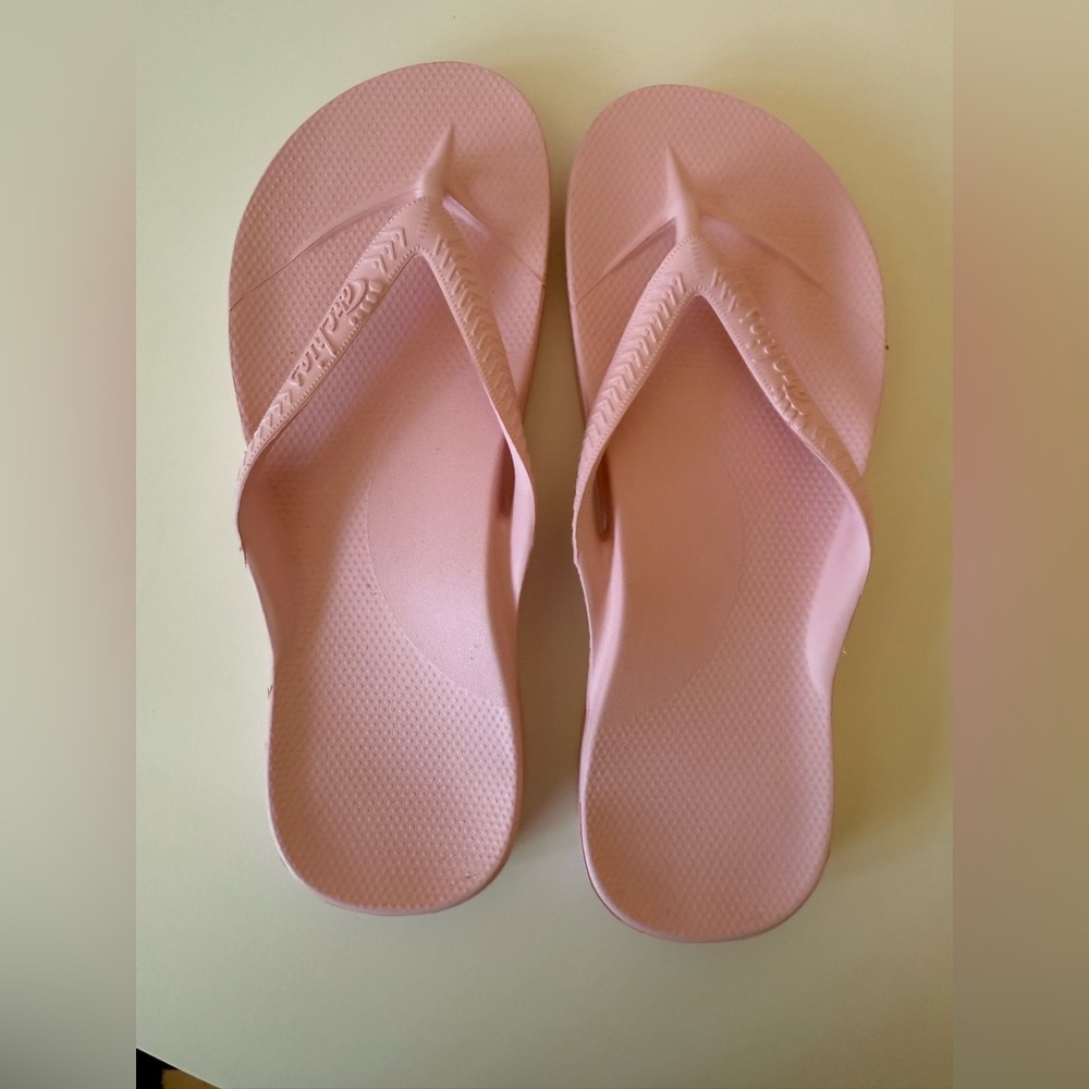Archie’s Flip Flop Sandals